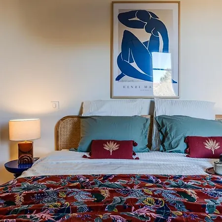 Appartement De Gamme, 2 Ch, 2 Salles De Bain *